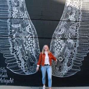 Meet your Posher, Caroline